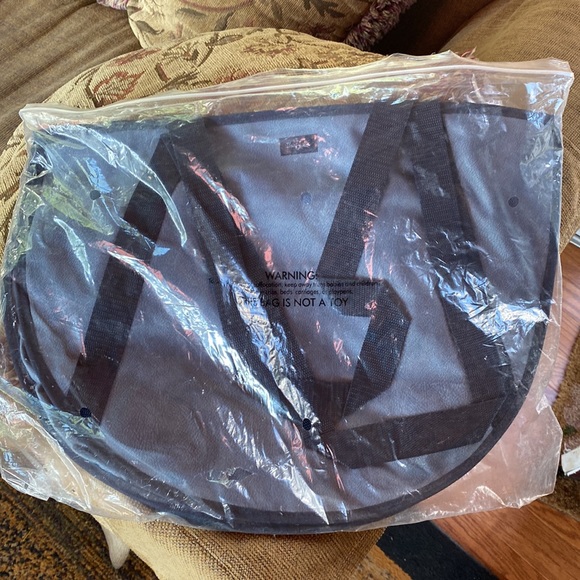 Brand New Thirty-One Round Utility Tote in Denim Distressed Pattern - Picture 10 of 11